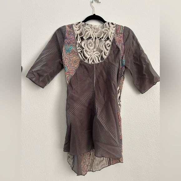 Tiny Lace Overlay/Wrap Silk Blouse - Picture 4 of 8